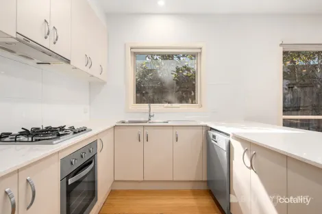 Property photo of 2/31 McDonald Crescent Boronia VIC 3155