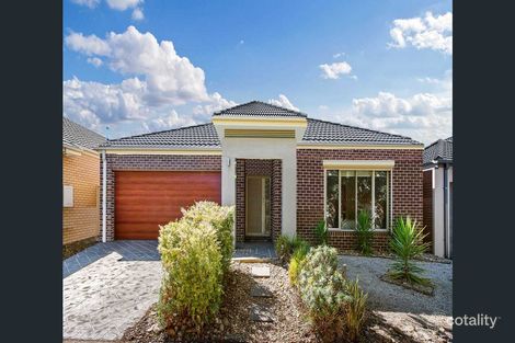 Property photo of 9 Stradbroke Gardens Caroline Springs VIC 3023