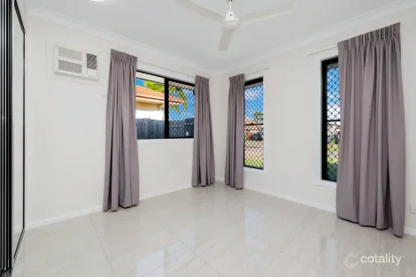 Property photo of 13 Summerlake Circuit Idalia QLD 4811