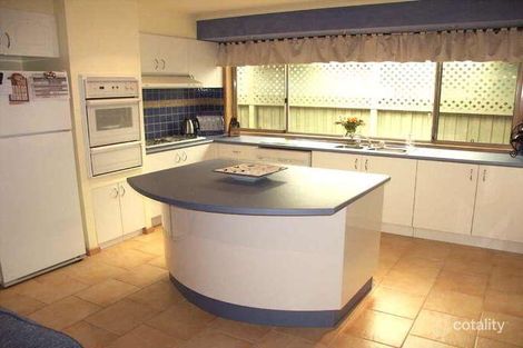 Property photo of 17 Robinsons Road Burnside VIC 3023