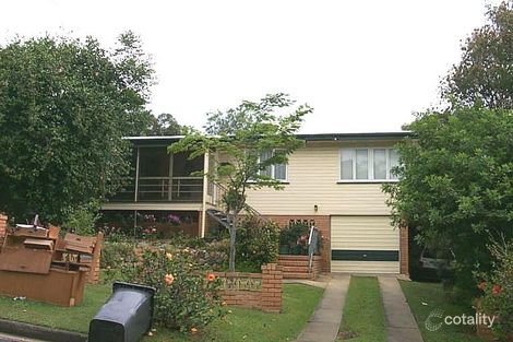 10 Aldwych St, Stafford Heights, QLD 4053