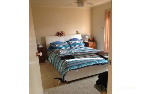 35 Walsingham Cres, Kurunjang, VIC 3337