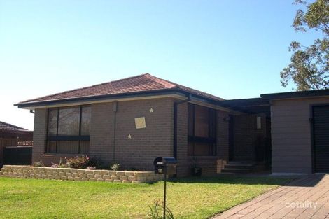 Property photo of 16 Tamar Close Metford NSW 2323