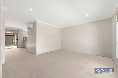 Property photo of 31 Luster Crescent Tarneit VIC 3029