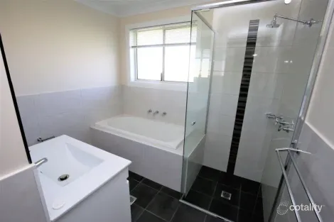 Property photo of 10 Darling Street Eglinton NSW 2795