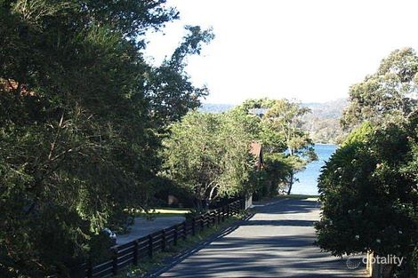 17b Kurrawa Ave, Point Clare, NSW 2250