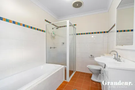 Property photo of 1/6 Bangalow Place Hoxton Park NSW 2171