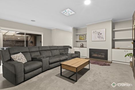 Property photo of 2 Oakmoss Place Berwick VIC 3806