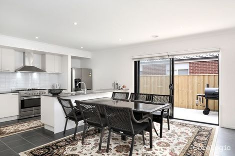 Property photo of 12 Kittiwake Terrace Werribee VIC 3030