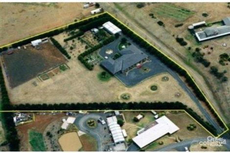 8 Greenstead Amble, Kurunjang, VIC 3337