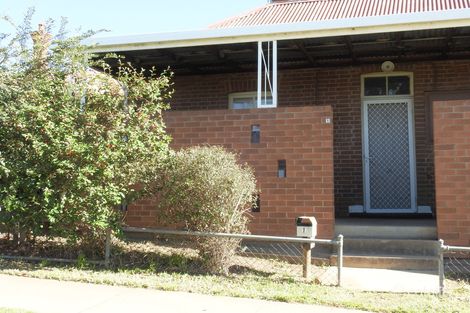 Property photo of 1/31 Wombat Street Young NSW 2594