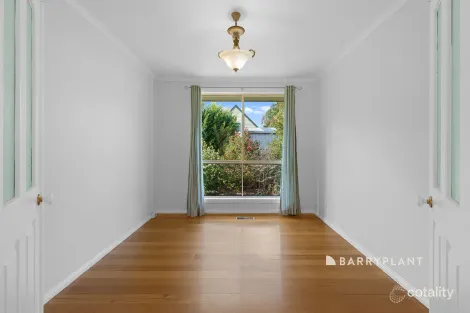 Property photo of 12 Greenhill Court Bunyip VIC 3815