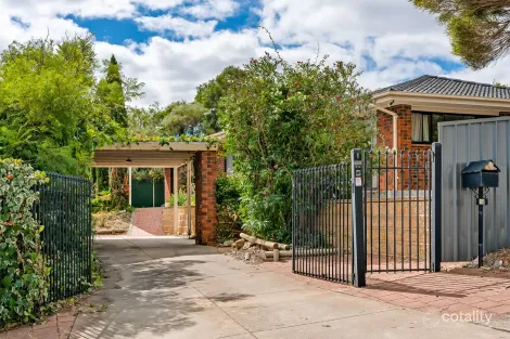 18 Manunda Way, Hallett Cove, SA 5158