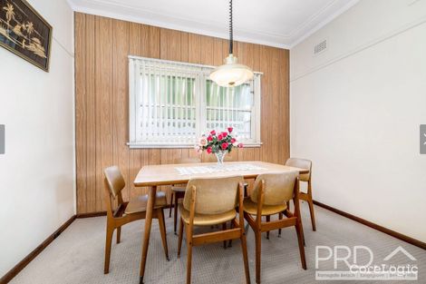 Property photo of 8 Fullerton Crescent Riverwood NSW 2210