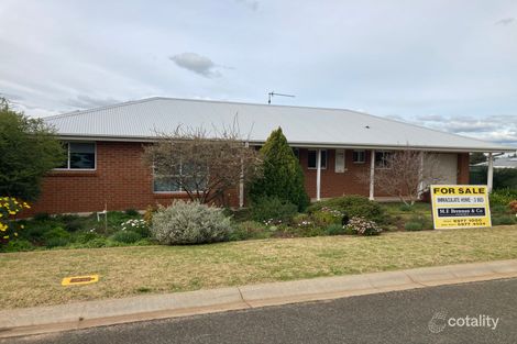 13 Kavanagh Cct, Temora, NSW 2666