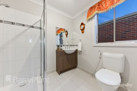 Property photo of 3 Cunningham Chase Burnside Heights VIC 3023