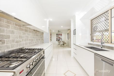 Property photo of 11 Culloden Place Beaconsfield QLD 4740