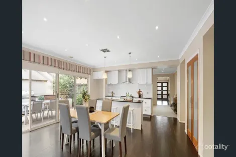 Property photo of 10 Mountainview Boulevard Cranbourne North VIC 3977