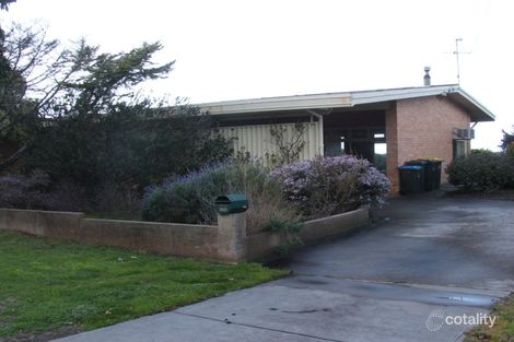 18 Hillview Rd, Victor Harbor, SA 5211