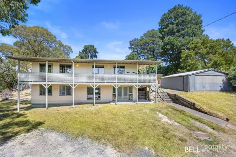 Property photo of 2 Jacka Street Launching Place VIC 3139