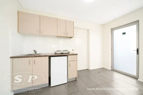 Property photo of 20A Centenary Road Merrylands NSW 2160