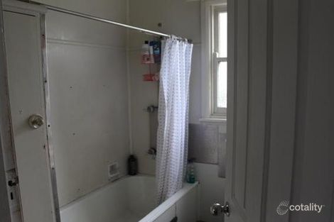 Property photo of 2/2 Lynburn Avenue Bomaderry NSW 2541