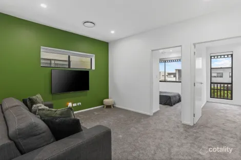 Property photo of 14/8 Ben Dalley Drive Helensvale QLD 4212