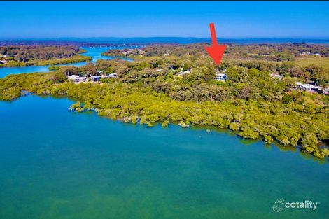 Property photo of 30 Blue Waters Crescent Macleay Island QLD 4184