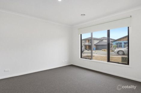 Property photo of 61 Graziers Crescent Clyde North VIC 3978