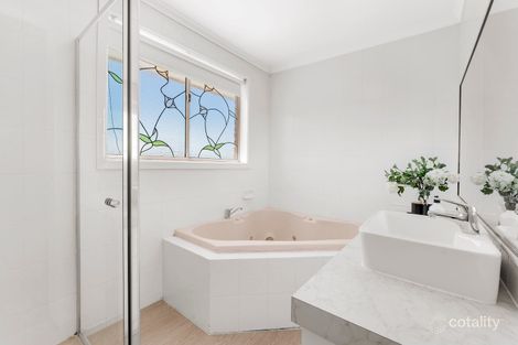 Property photo of 11 Gaskell Court Altona Meadows VIC 3028