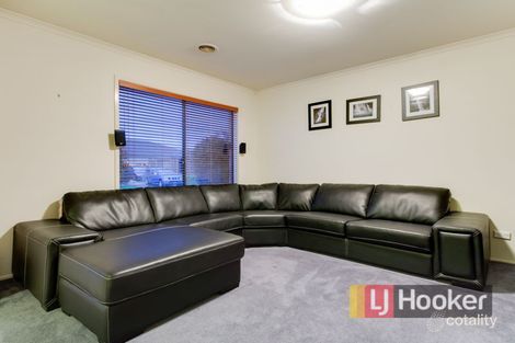 Property photo of 2 Dover Court Narre Warren South VIC 3805