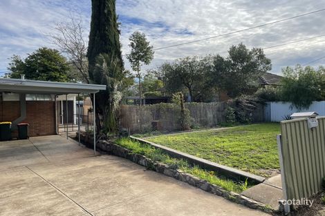 8 Liberman Rd, Para Hills, SA 5096