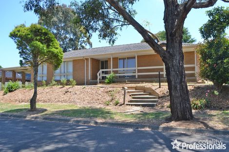 13 Churchill Dr, Mooroolbark, VIC 3138