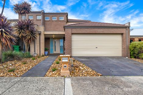 Property photo of 35 Fallingwater Drive Pakenham VIC 3810