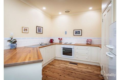 Property photo of 21 Central Place Wodonga VIC 3690