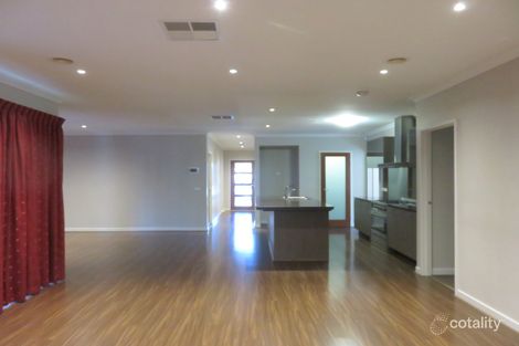 Property photo of 57 Serenity Way Craigieburn VIC 3064