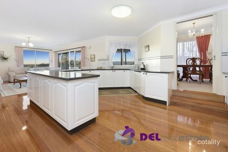 Property photo of 71 Georgette Crescent Endeavour Hills VIC 3802