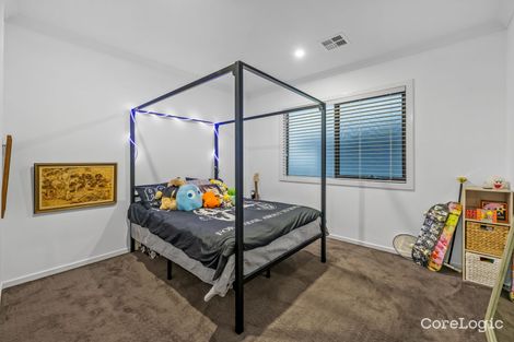 Property photo of 11 Waterview Boulevard Craigieburn VIC 3064