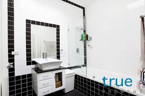 Property photo of 35 Kingston Road Camperdown NSW 2050