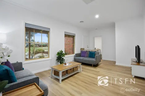 Property photo of 4 Joshua Court Spring Gully VIC 3550