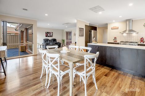 Property photo of 28 Bowral Loop Craigieburn VIC 3064