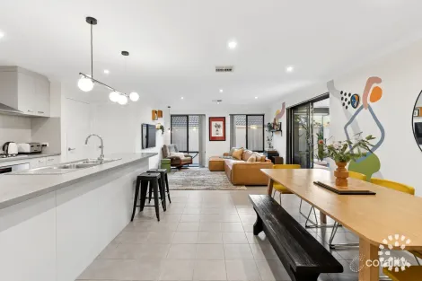 1/8 Doust St, Hilton, WA 6163