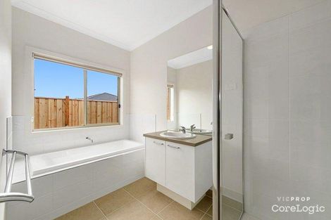 Property photo of 5 Pershing Way Point Cook VIC 3030