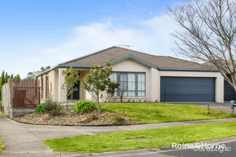 Property photo of 2 Gatehouse Parade Cranbourne East VIC 3977