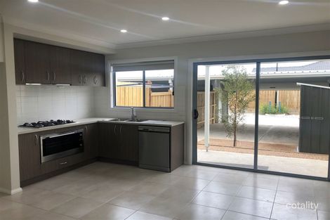 Property photo of 20 Wiseman Walk Wollert VIC 3750