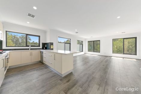 Property photo of 10 Mathew Court Drouin VIC 3818