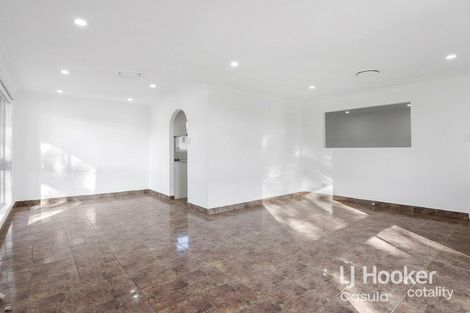 Property photo of 16 Malory Close Wetherill Park NSW 2164