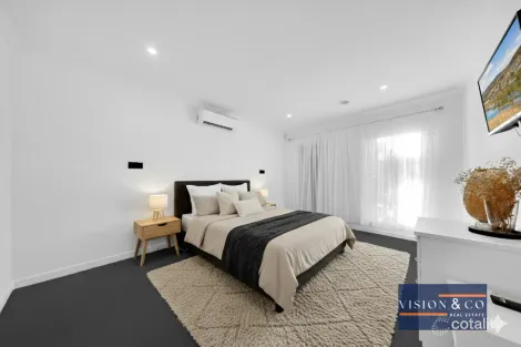 Property photo of 30 Denbigh Loop Mickleham VIC 3064