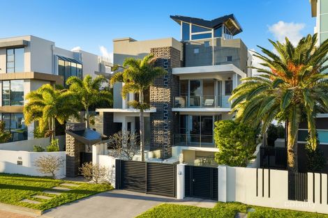 Property photo of 46 Knightsbridge Parade East Paradise Point QLD 4216