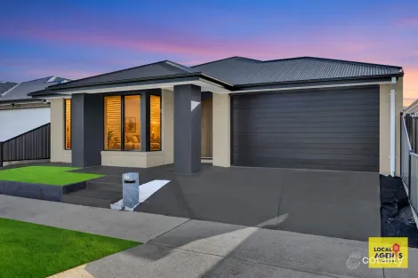 Property photo of 27 Samolus Street Mickleham VIC 3064